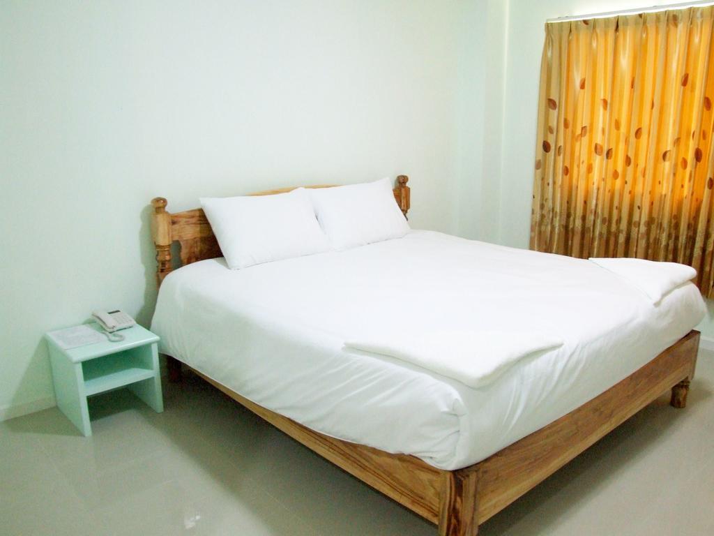 Ruan Rim Nam Hotel Рой Ет Стая снимка
