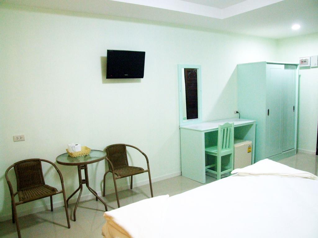 Ruan Rim Nam Hotel Рой Ет Стая снимка