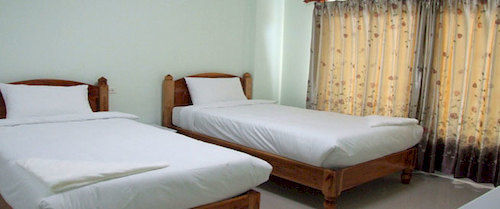 Ruan Rim Nam Hotel Рой Ет Екстериор снимка