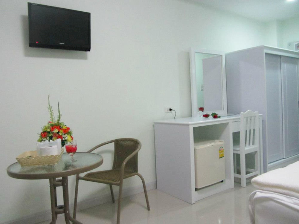 Ruan Rim Nam Hotel Рой Ет Екстериор снимка