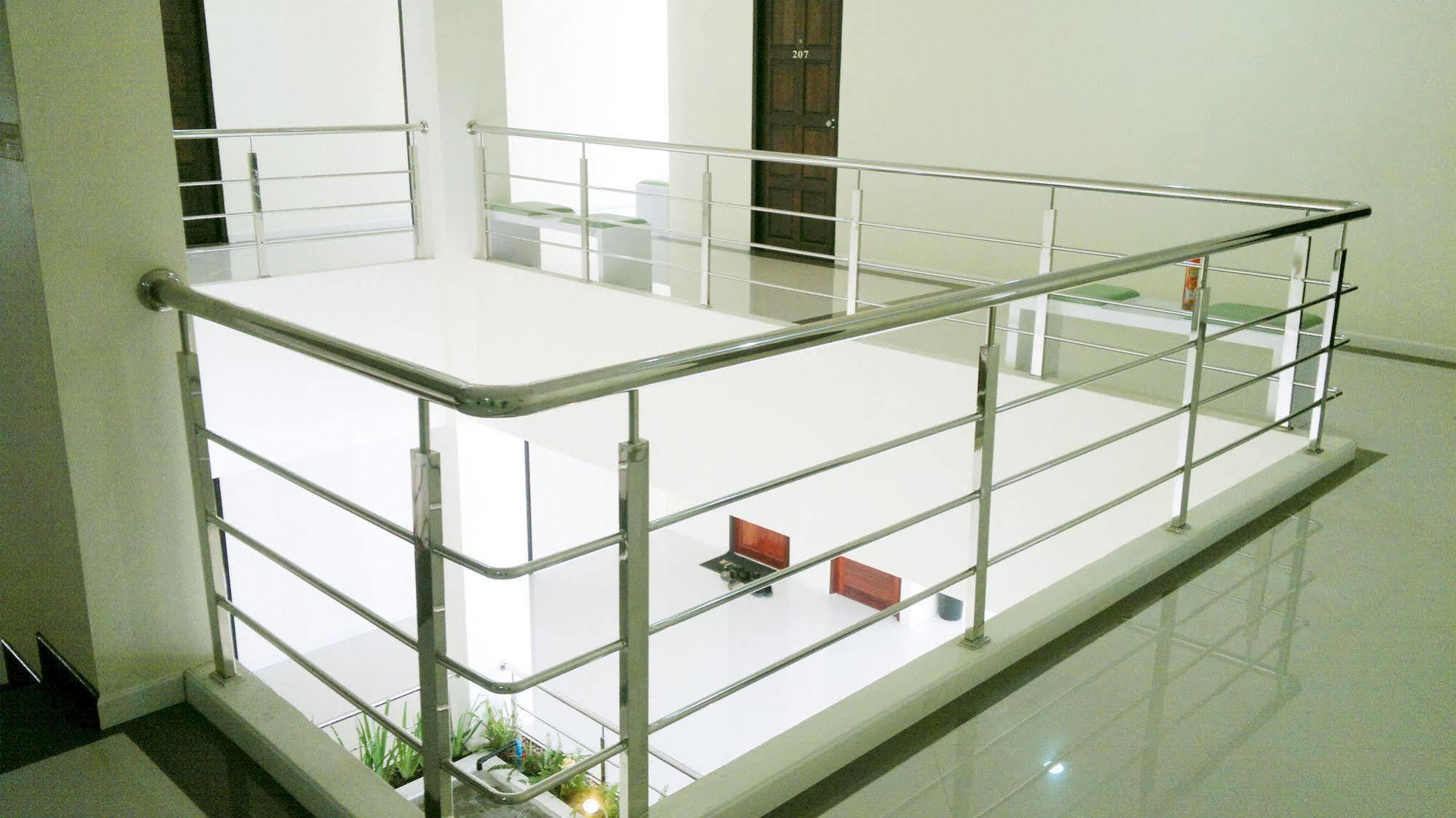 Ruan Rim Nam Hotel Рой Ет Екстериор снимка